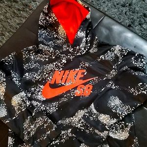 BOYS NIKE SB THERMAL FIT SIZE L (12-13 YRS)